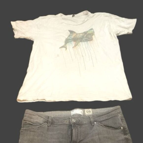 Shark T-shirt and Asos Jeans 2pc Grunge Bundle - Picture 4 of 7